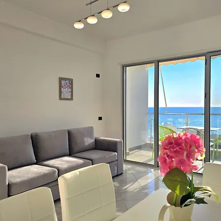 Brisa Del Mar Beachfront * Дуррес