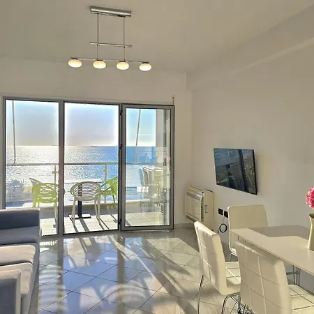 Brisa Del Mar Beachfront Апартаменты *