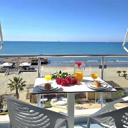 Brisa Del Mar Beachfront *